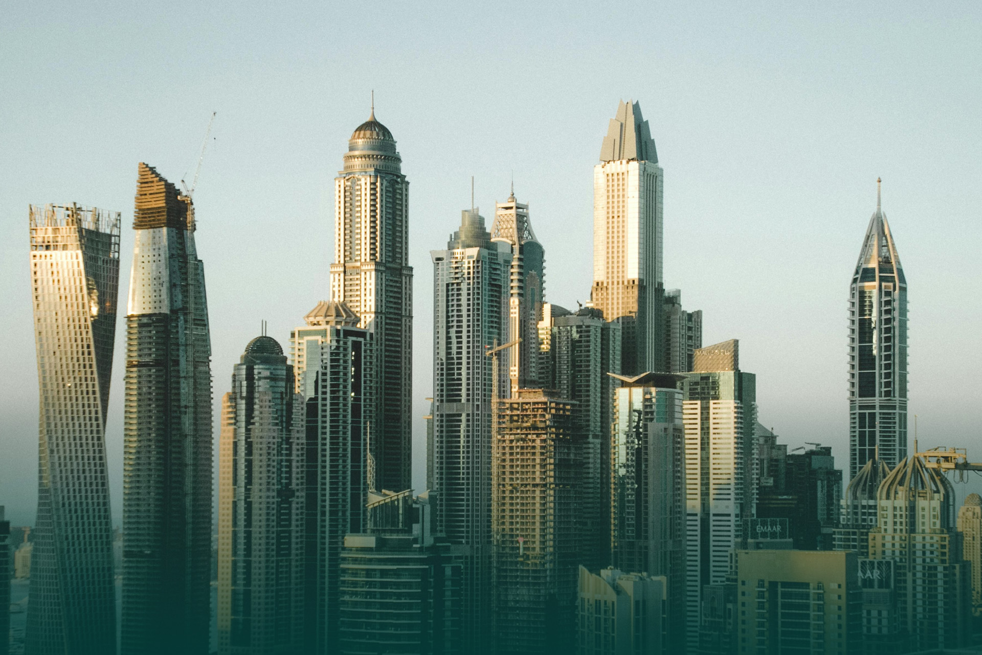 Dubai Real Estate Hits AED 431 Billion in H1 2025 — What It Means for Investors in 2026